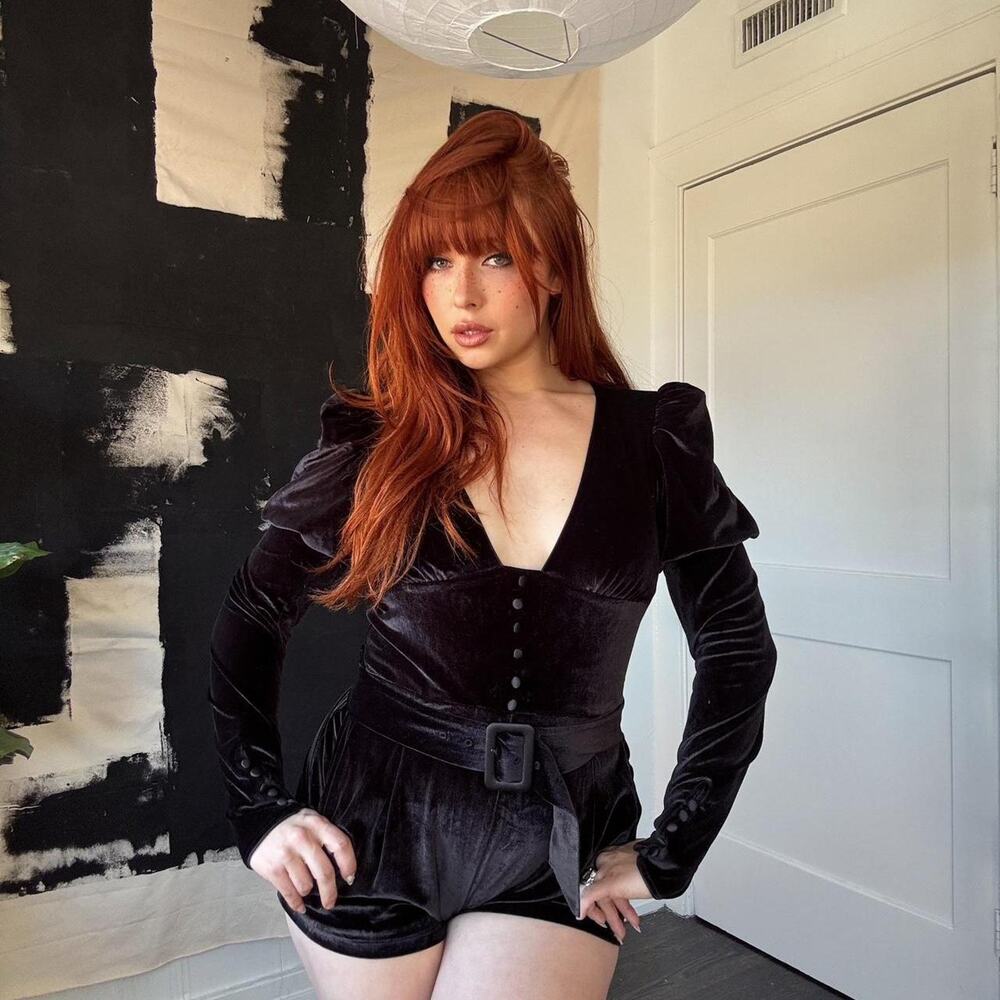 Black velvet romper x